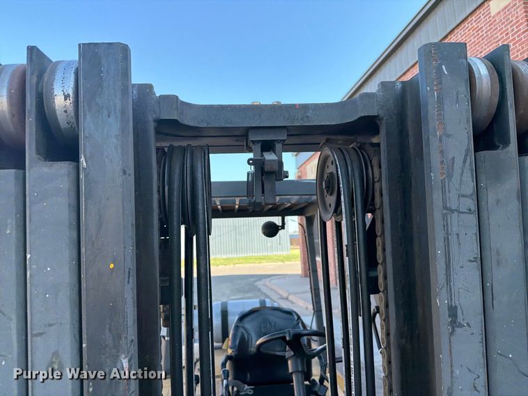 image for item DY3390 2000 Caterpillar GPL40 forklift