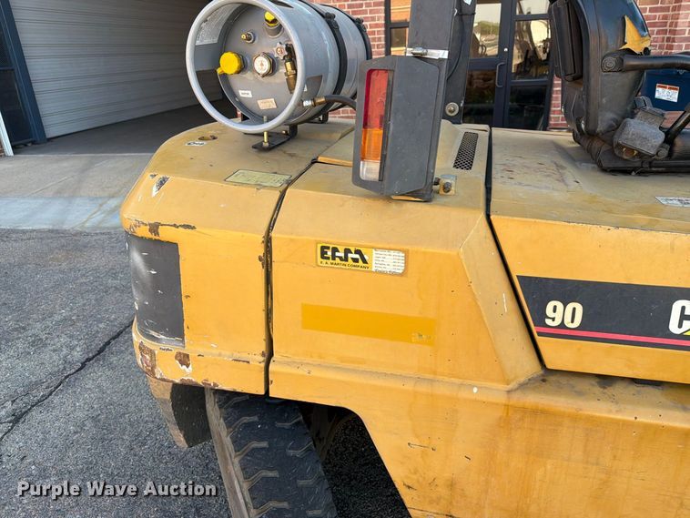 image for item DY3390 2000 Caterpillar GPL40 forklift