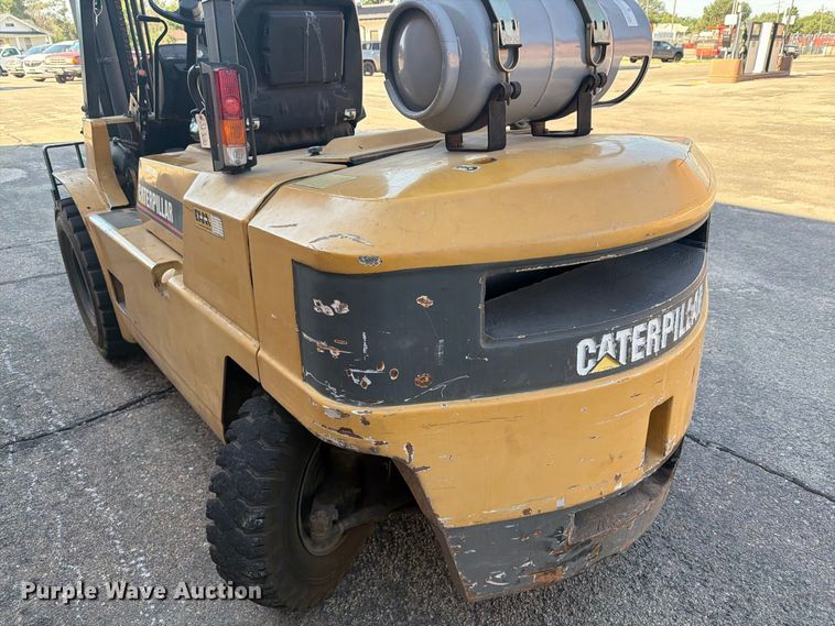 image for item DY3390 2000 Caterpillar GPL40 forklift