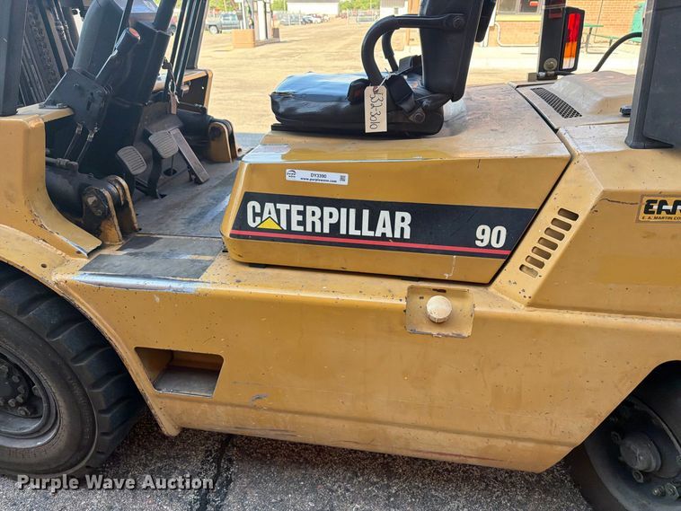 image for item DY3390 2000 Caterpillar GPL40 forklift