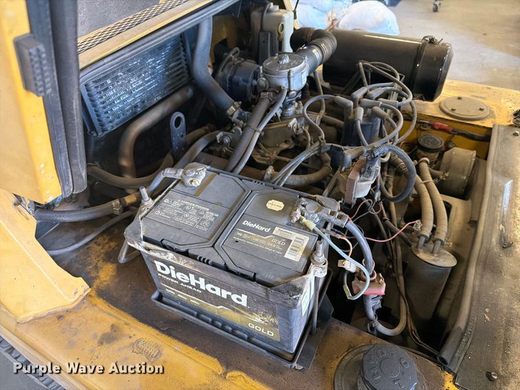 image for item DY3390 2000 Caterpillar GPL40 forklift