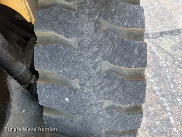 image for item DY3390 2000 Caterpillar GPL40 forklift