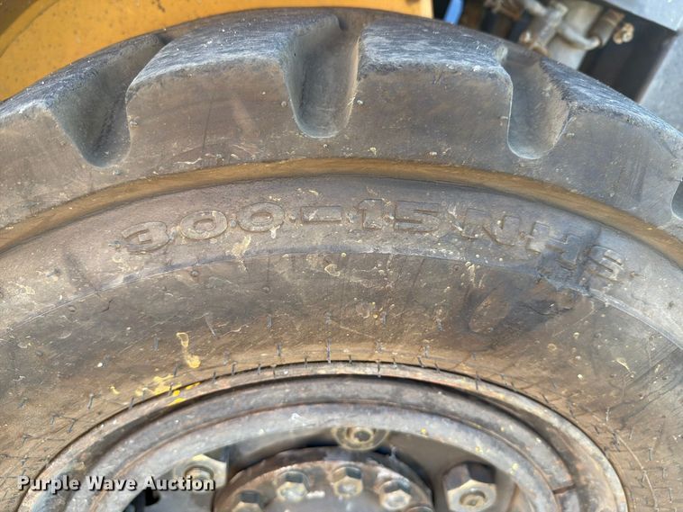 image for item DY3390 2000 Caterpillar GPL40 forklift