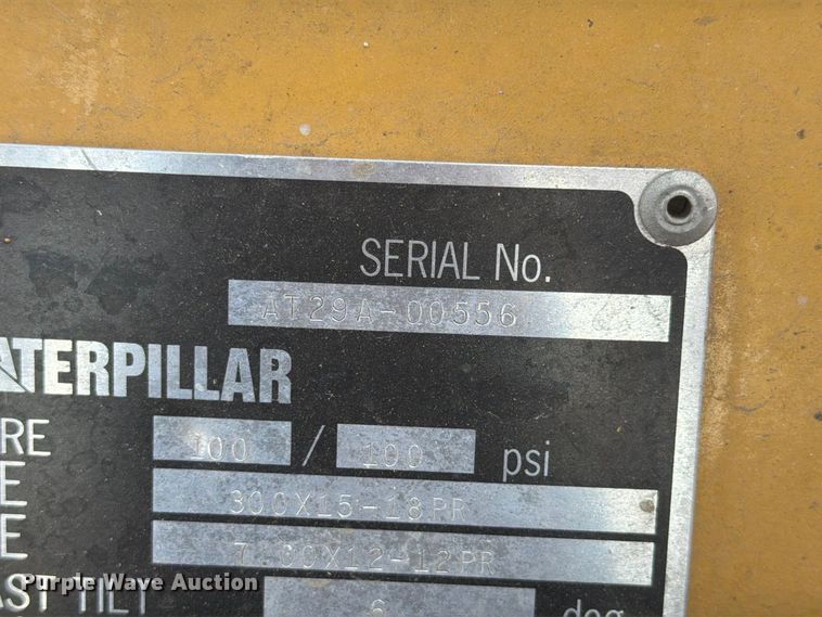 image for item DY3390 2000 Caterpillar GPL40 forklift