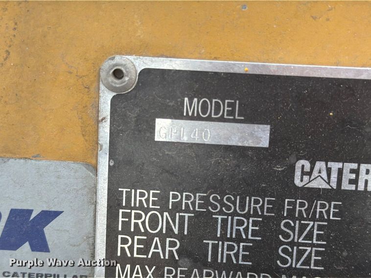 image for item DY3390 2000 Caterpillar GPL40 forklift