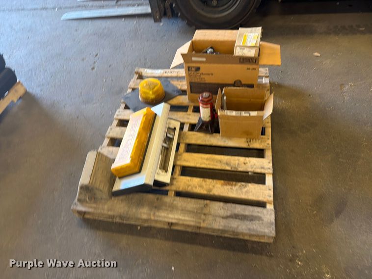 image for item DY3393 Tools