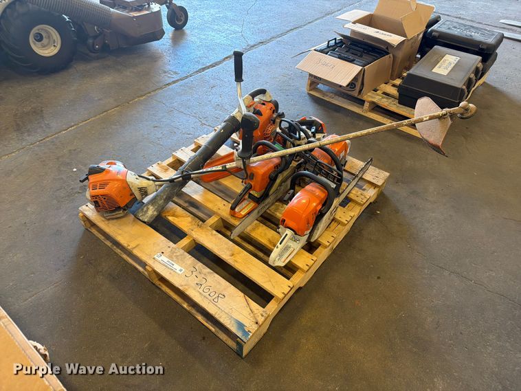 image for item DY3396 Lawn equipment