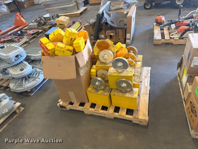 image for item DY3397 Barricade lights