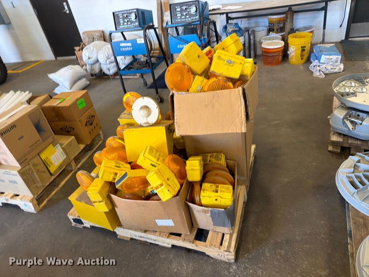image for item DY3397 Barricade lights