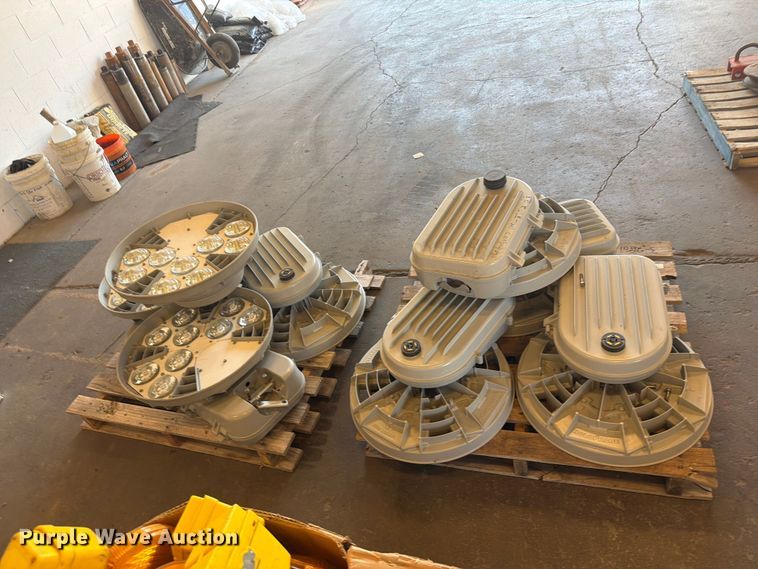 image for item DY3398 (8) LED street lights