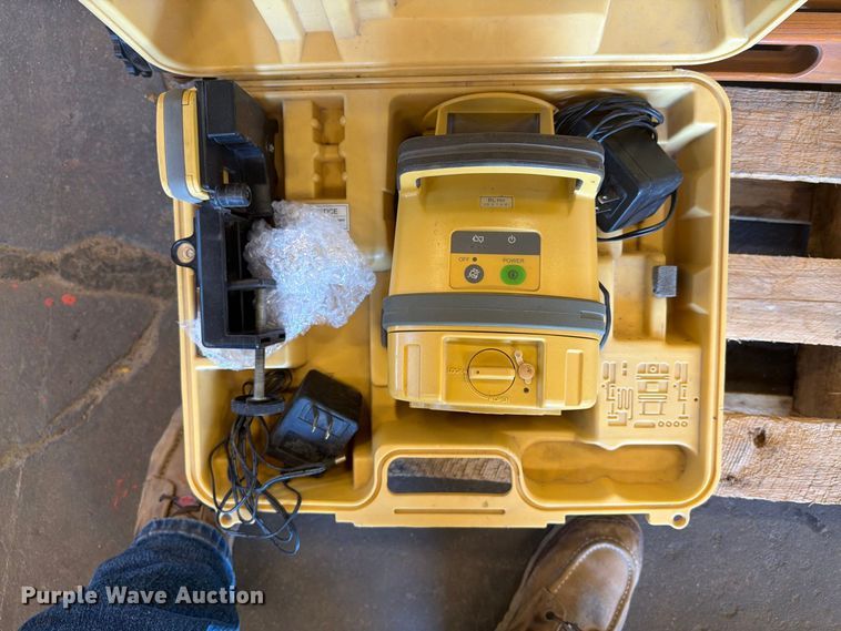 image for item DY3400 Topcon surveying equipment 