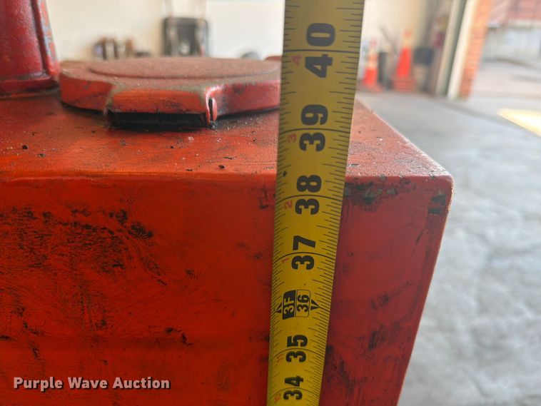 image for item DY3403 Oil tank