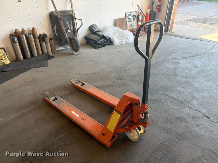 image for item DY3404 Pallet jack