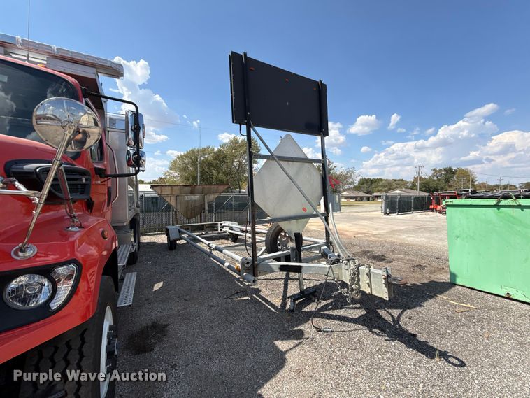 image for item DZ4326 2011 Trinity Vorteq crash attenuator trailer