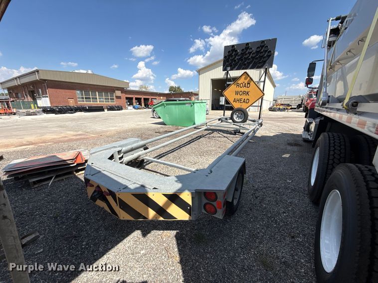 image for item DZ4326 2011 Trinity Vorteq crash attenuator trailer