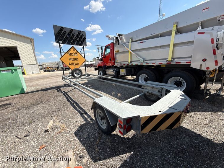 image for item DZ4326 2011 Trinity Vorteq crash attenuator trailer