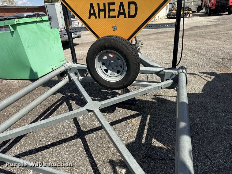 image for item DZ4326 2011 Trinity Vorteq crash attenuator trailer