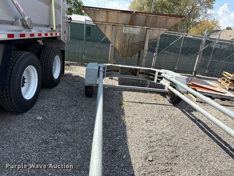 image for item DZ4326 2011 Trinity Vorteq crash attenuator trailer
