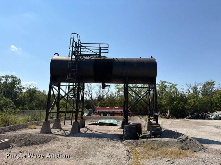 image for item EB8283 Asphalt storage tank