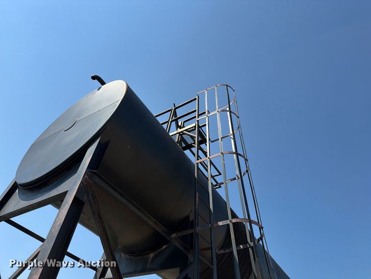 image for item EB8283 Asphalt storage tank