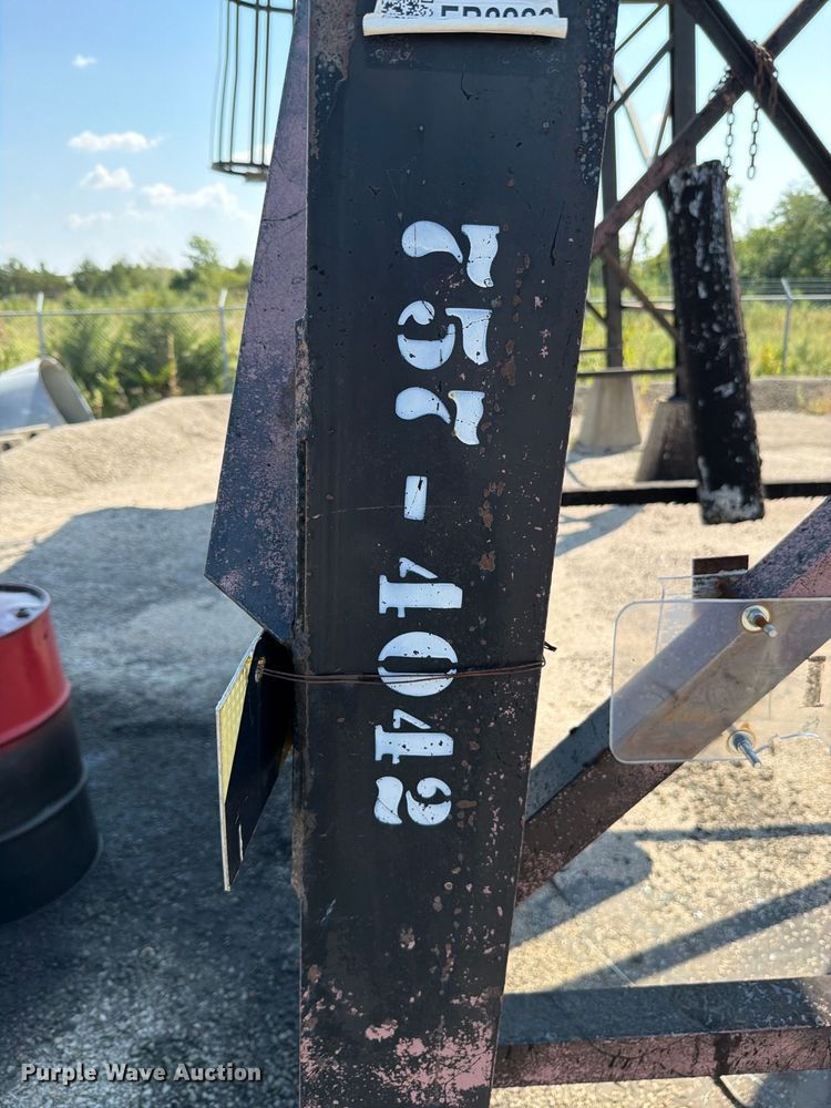 image for item EB8283 Asphalt storage tank