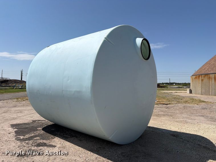 image for item EP7583 2009 Sprayer Specialties poly tank