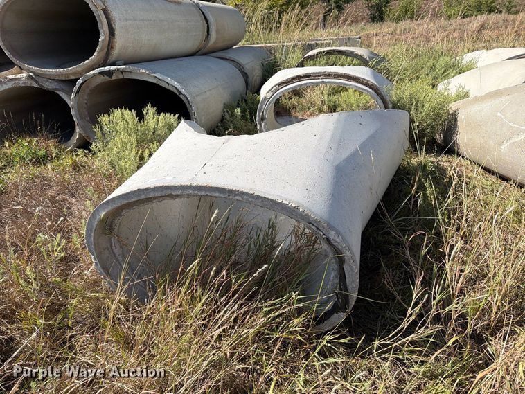 image for item EP7586 (33) concrete culverts