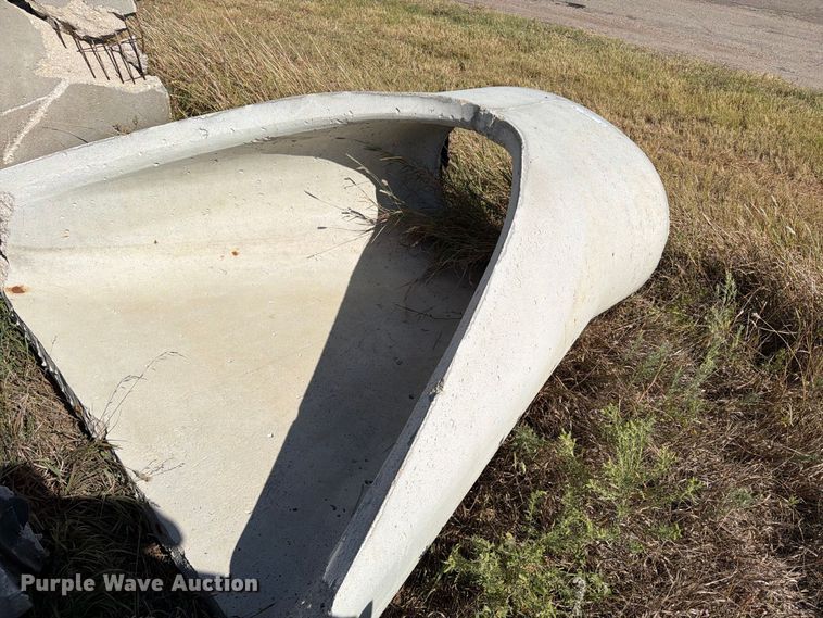 image for item EP7586 (33) concrete culverts