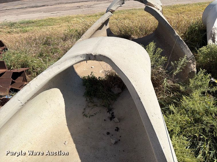 image for item EP7586 (33) concrete culverts