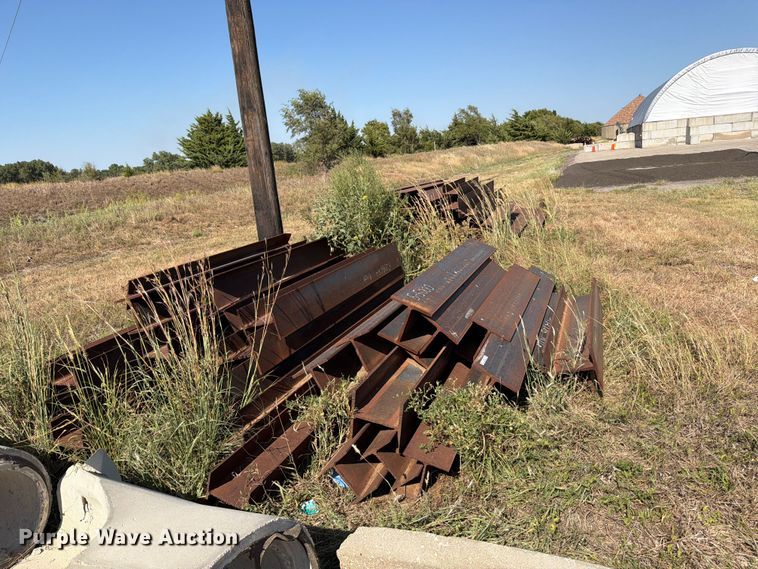 image for item EP7587 Approximately 100 H-beams