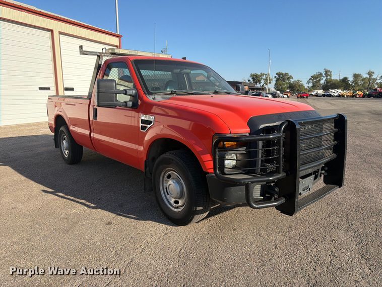 image for item EP7592 2010 Ford F250 Super Duty pickup truck