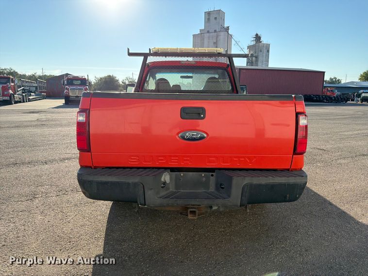 image for item EP7592 2010 Ford F250 Super Duty pickup truck
