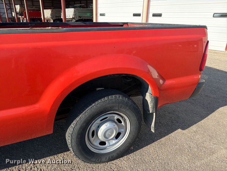 image for item EP7592 2010 Ford F250 Super Duty pickup truck