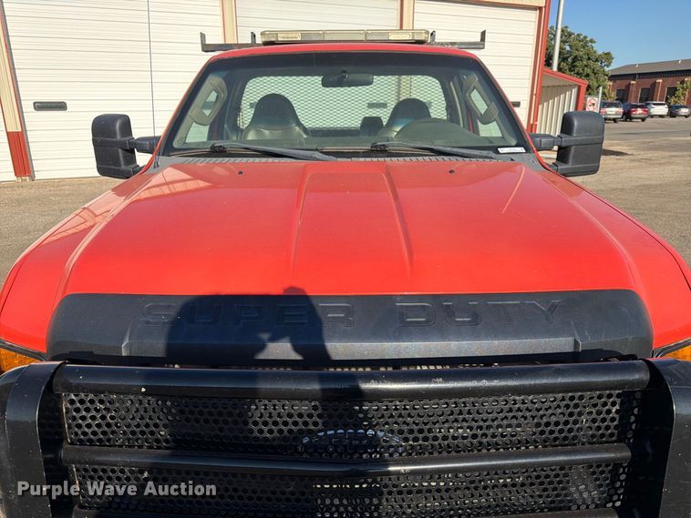 image for item EP7592 2010 Ford F250 Super Duty pickup truck