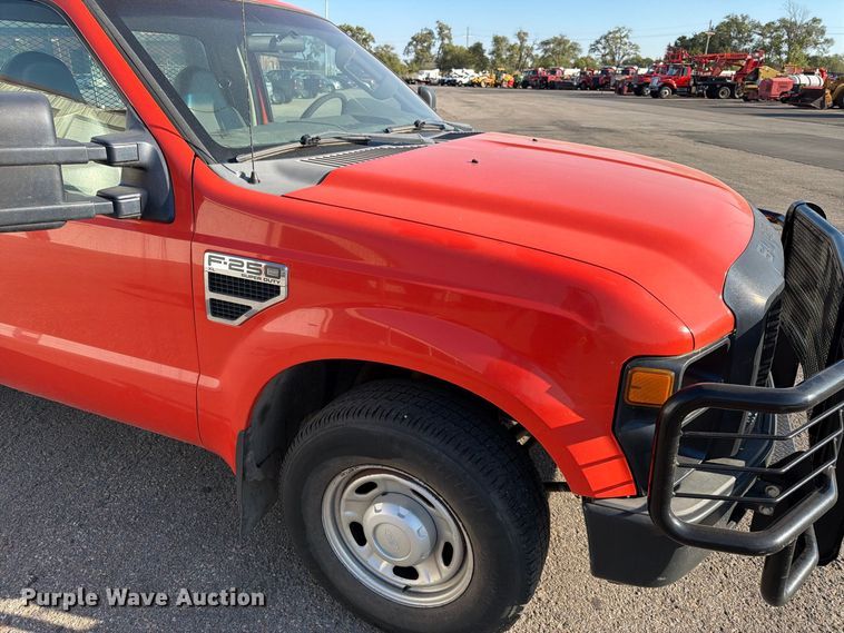 image for item EP7592 2010 Ford F250 Super Duty pickup truck