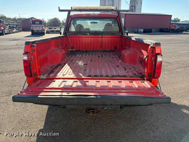 image for item EP7592 2010 Ford F250 Super Duty pickup truck