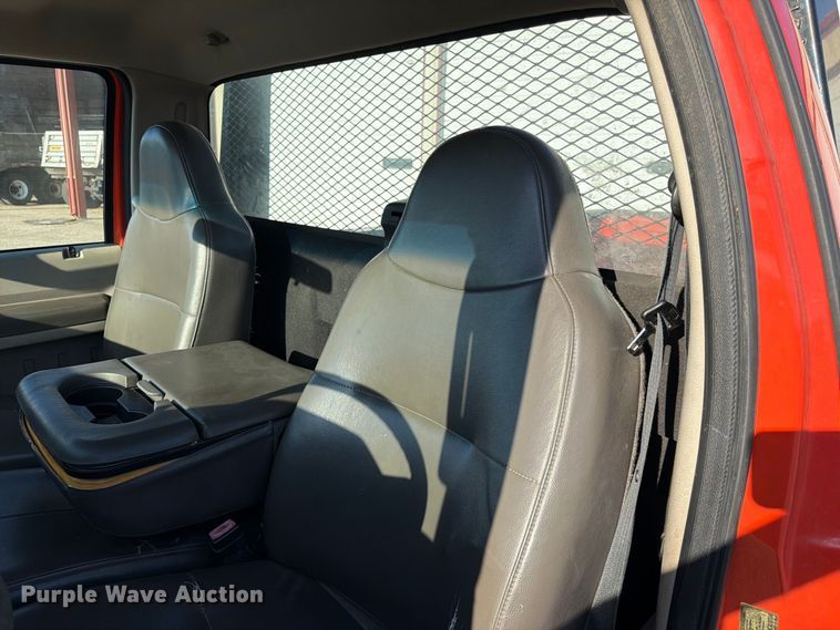 image for item EP7592 2010 Ford F250 Super Duty pickup truck