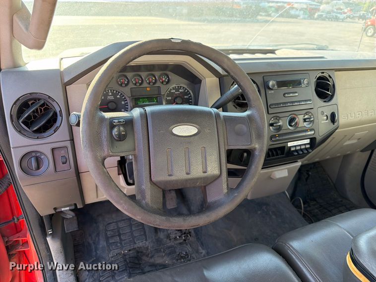 image for item EP7592 2010 Ford F250 Super Duty pickup truck