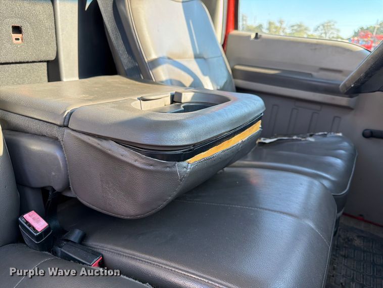 image for item EP7592 2010 Ford F250 Super Duty pickup truck