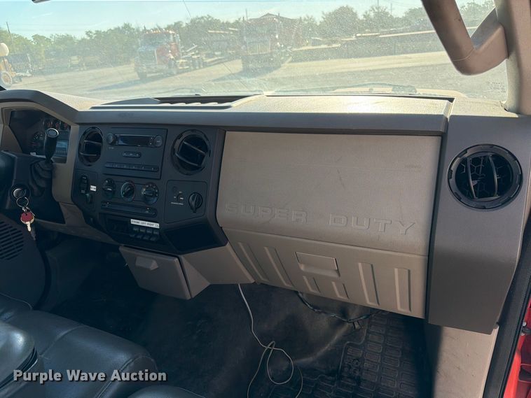 image for item EP7592 2010 Ford F250 Super Duty pickup truck