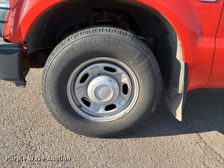 image for item EP7592 2010 Ford F250 Super Duty pickup truck