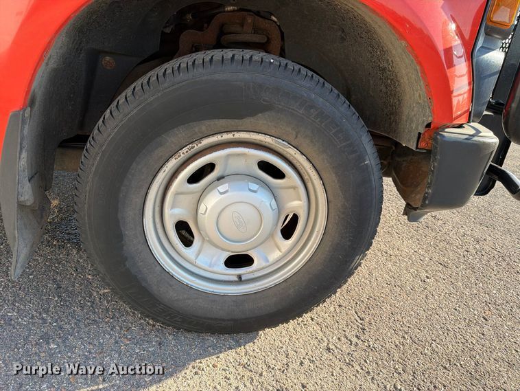image for item EP7592 2010 Ford F250 Super Duty pickup truck