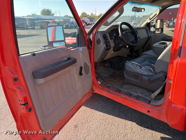 image for item EP7593 2008 Ford F250 Super Duty pickup truck
