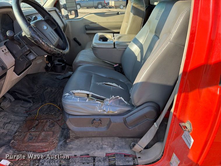 image for item EP7593 2008 Ford F250 Super Duty pickup truck