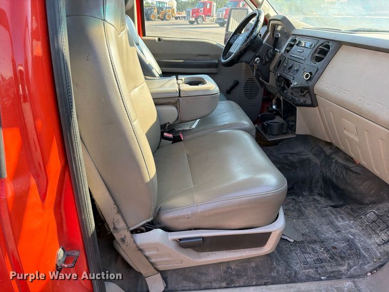 image for item EP7593 2008 Ford F250 Super Duty pickup truck