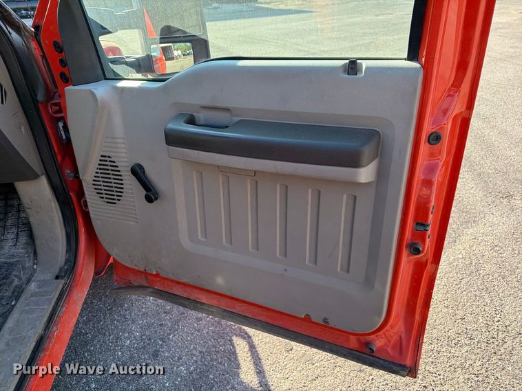 image for item EP7593 2008 Ford F250 Super Duty pickup truck