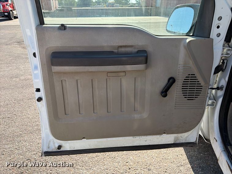 image for item EP7596 2008 Ford F250 Super Duty pickup truck