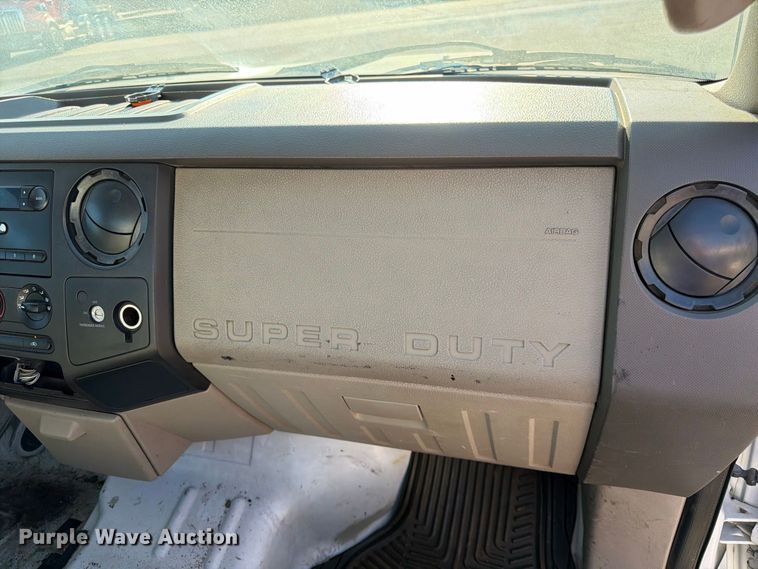 image for item EP7596 2008 Ford F250 Super Duty pickup truck