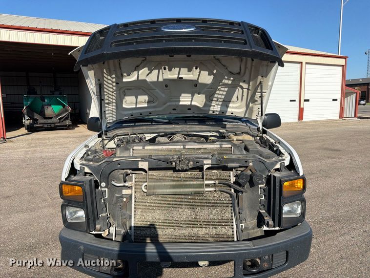 image for item EP7596 2008 Ford F250 Super Duty pickup truck