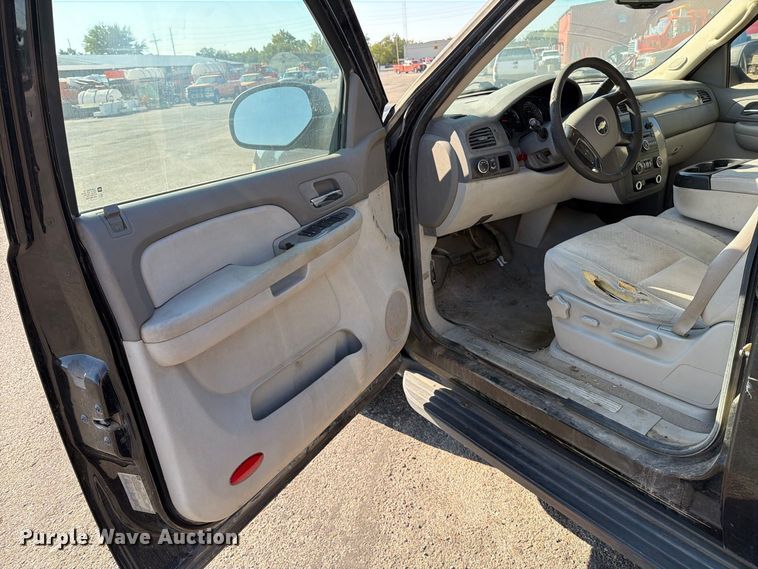 image for item EP7599 2008 Chevrolet Suburban SUV